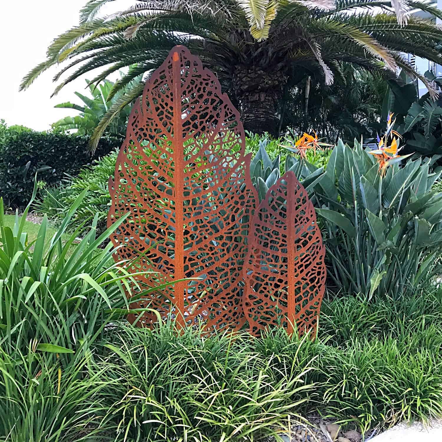 Apple Leaf Garden Sculpture - Decorative Screens Direct