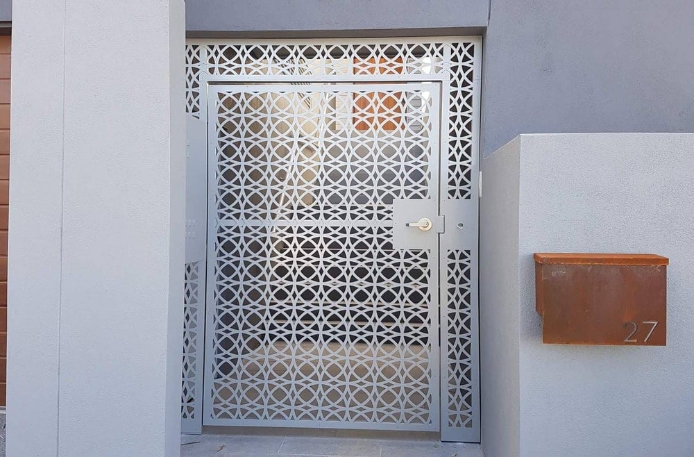 Lace Circles Decorative Entry Gate